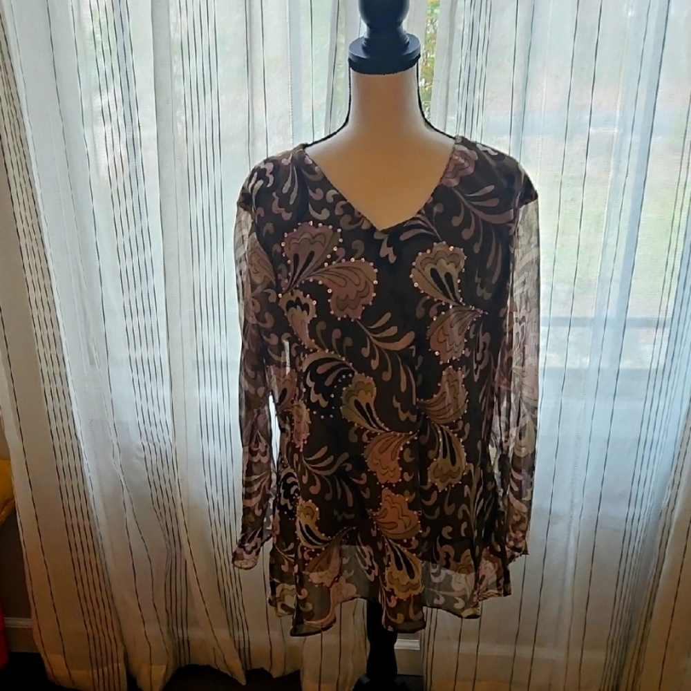 Elegant Paisley Women's Top - Black and Pink